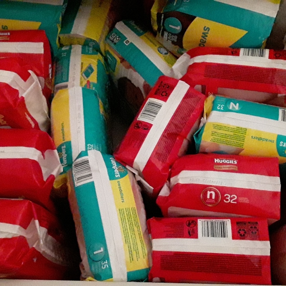 Diapers size newborn and 1